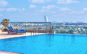 Two Seasons Hotel & Apartments